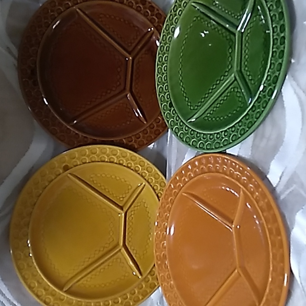 4-VINTAGE Manoir Craft Plates